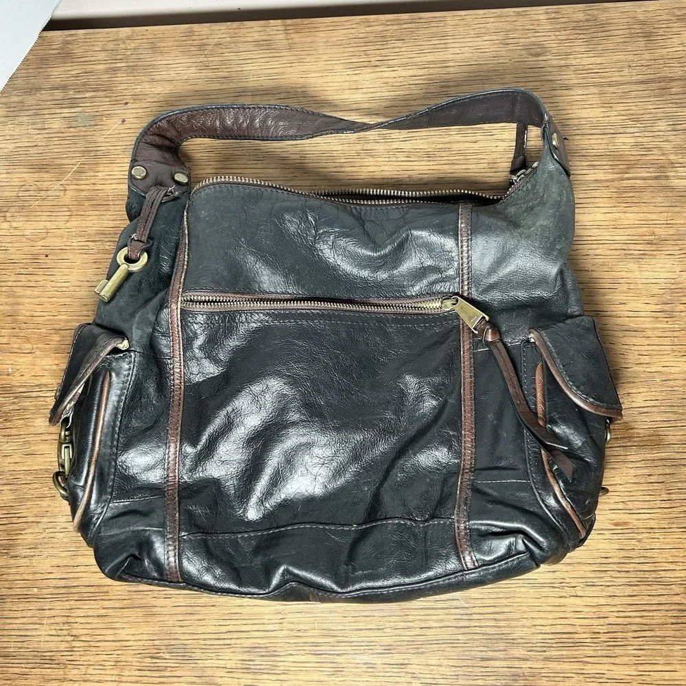 Fossil Black Leather Shoulder Bag Hobo Purse W/Key Charm, Brass Hardware